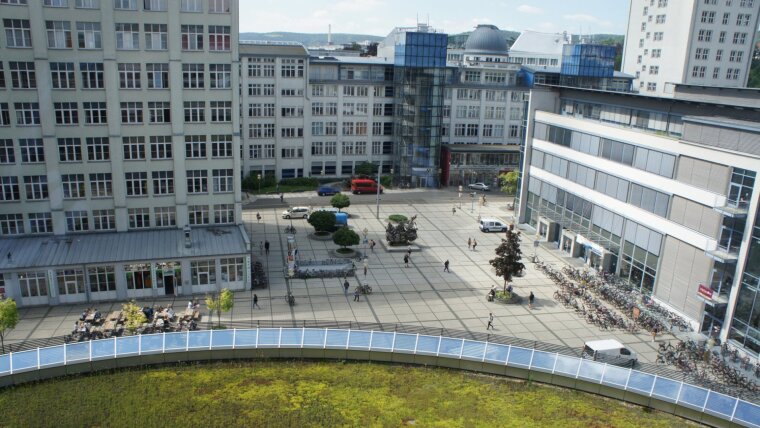 Campus der Friedrich-Schiller-Universität am Ernst-Abbe-Platz in Jena, aufgenommen am 14.06.2017